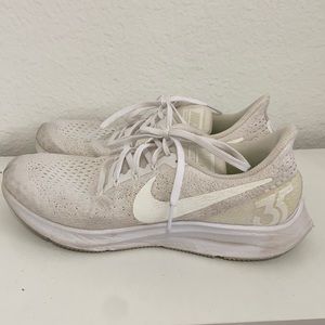 White Nike Athletic Shoes Sz 9.5